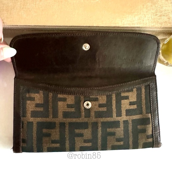 FENDI ☆ Zucca Wallet ☆ Pre-Loved Condition ☆ Authentic - Picture 7 of 10